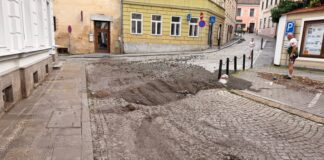 Příbram po bouřkách sčítá škody, voda zaplavila ulice i zařízení města