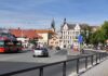 Hodiny se do Jiráskových sadů nevrátí. Nahradila je elektronická tabule
