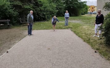 Senioři v Příbrami mají nové hřiště na pétanque