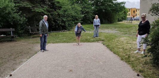 Senioři v Příbrami mají nové hřiště na pétanque