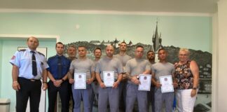 Nové řemeslo i cesta ke změně. Ve Věznici Příbram převzali odsouzení výuční listy i certifikáty