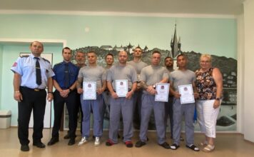 Nové řemeslo i cesta ke změně. Ve Věznici Příbram převzali odsouzení výuční listy i certifikáty