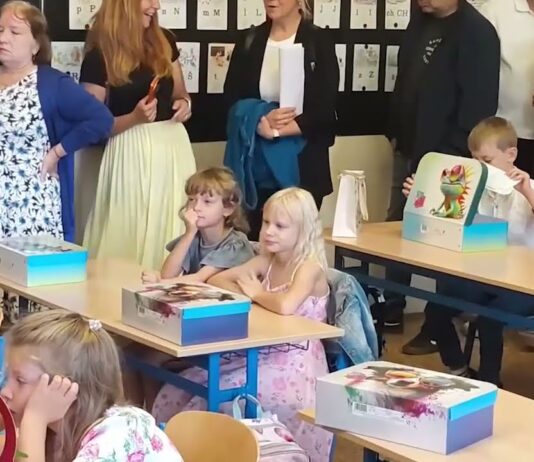 Prvňáci poprvé usedli do lavic. V Příbrami začal nový školní rok