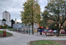 Vnitroblok v Riegrově ulici je hotový. Přibylo 38 parkovacích míst i dvě hřiště