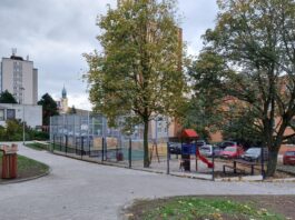 Vnitroblok v Riegrově ulici je hotový. Přibylo 38 parkovacích míst i dvě hřiště
